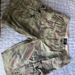 American Eagle camo shorts